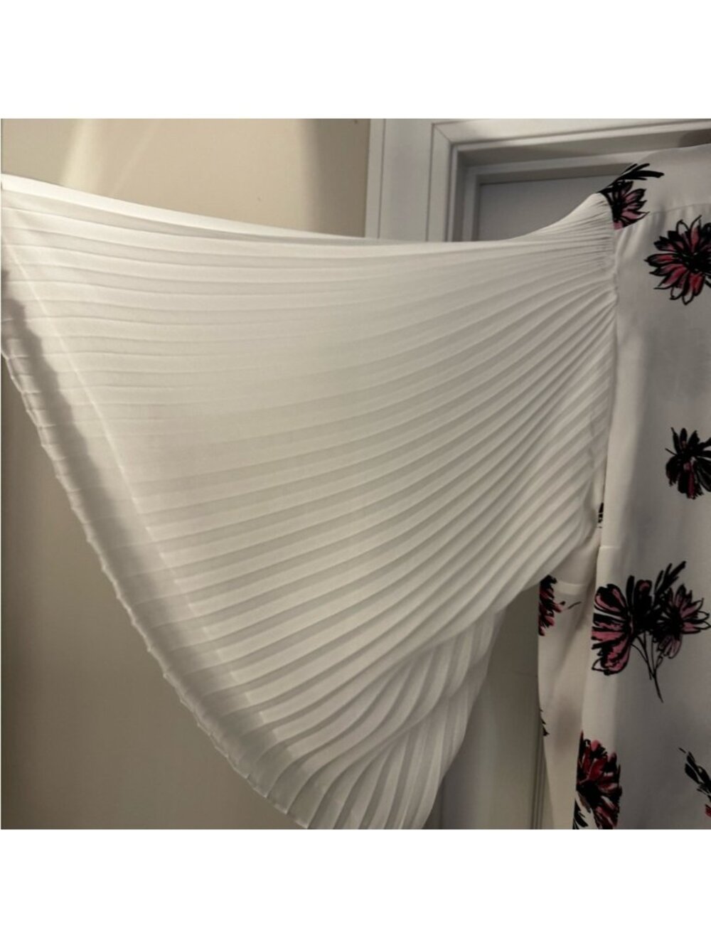 White Cream Bell Sleeve Blouse - NWOT - Picture 2 of 3